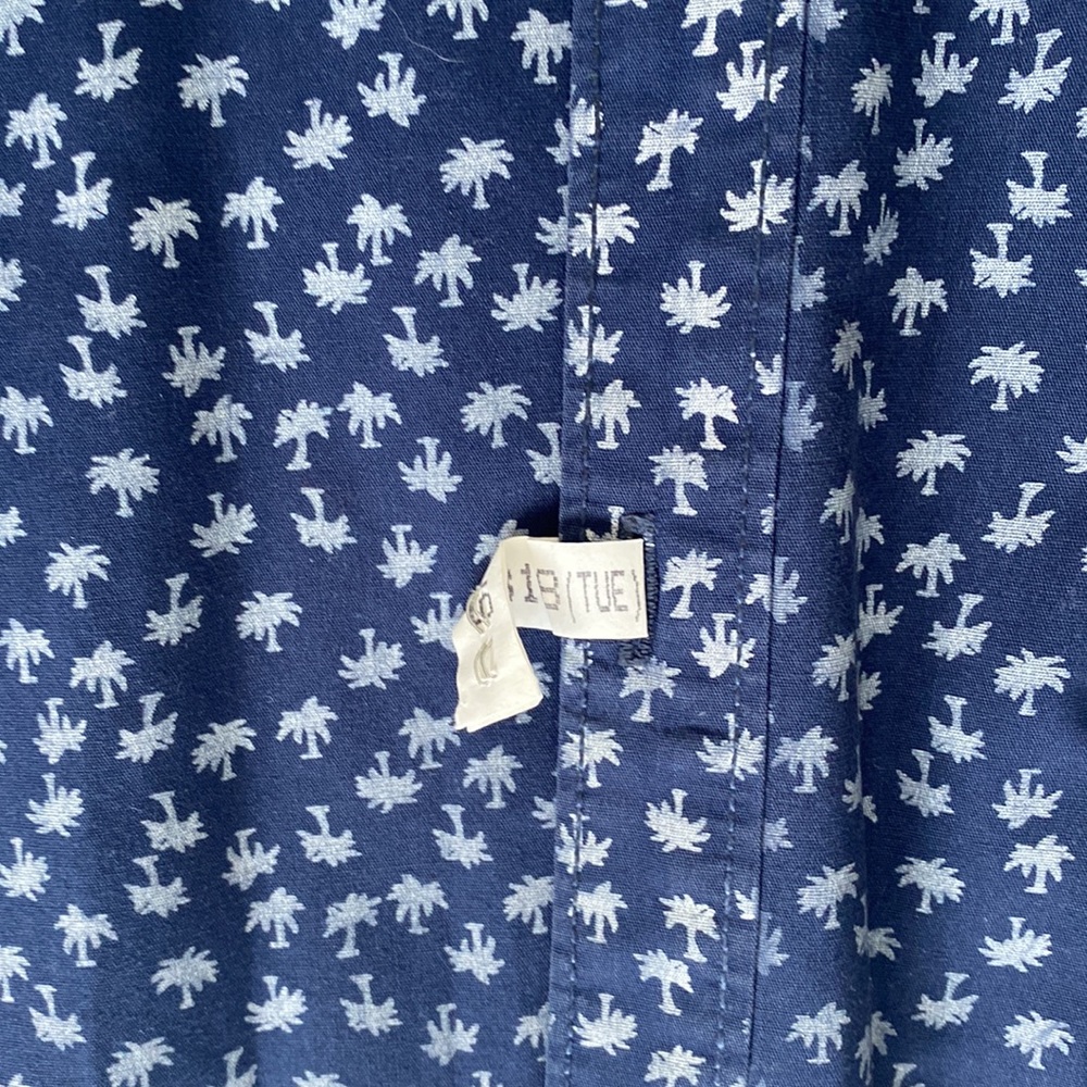 Palm tree button down 🌴 - Picture 4 of 5